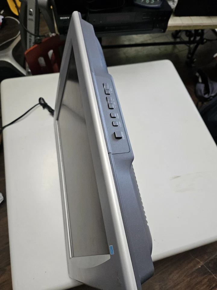 VTG Sharp Liquid Crystal 20" TV LCD Retro Gaming Tested 2002 LC-20SH3U - Image 4 of 4