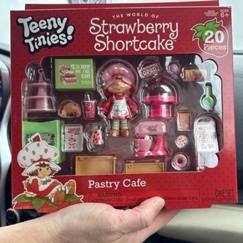 Teeny Tinies Strawberry Shortcake Pastry Cafe 20 Piece Miniature Playset New