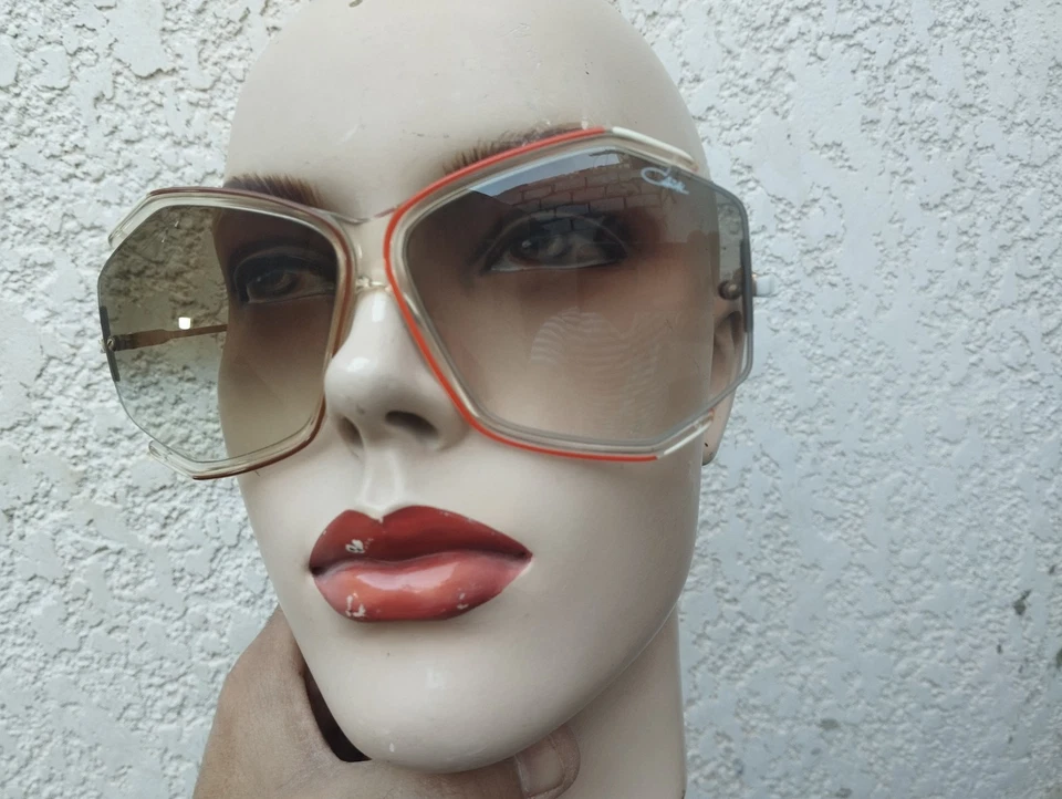 Rare Fabulous NOS ladies Cazal 852 W. Germany w/case mint condition. Video - Image 2 of 4