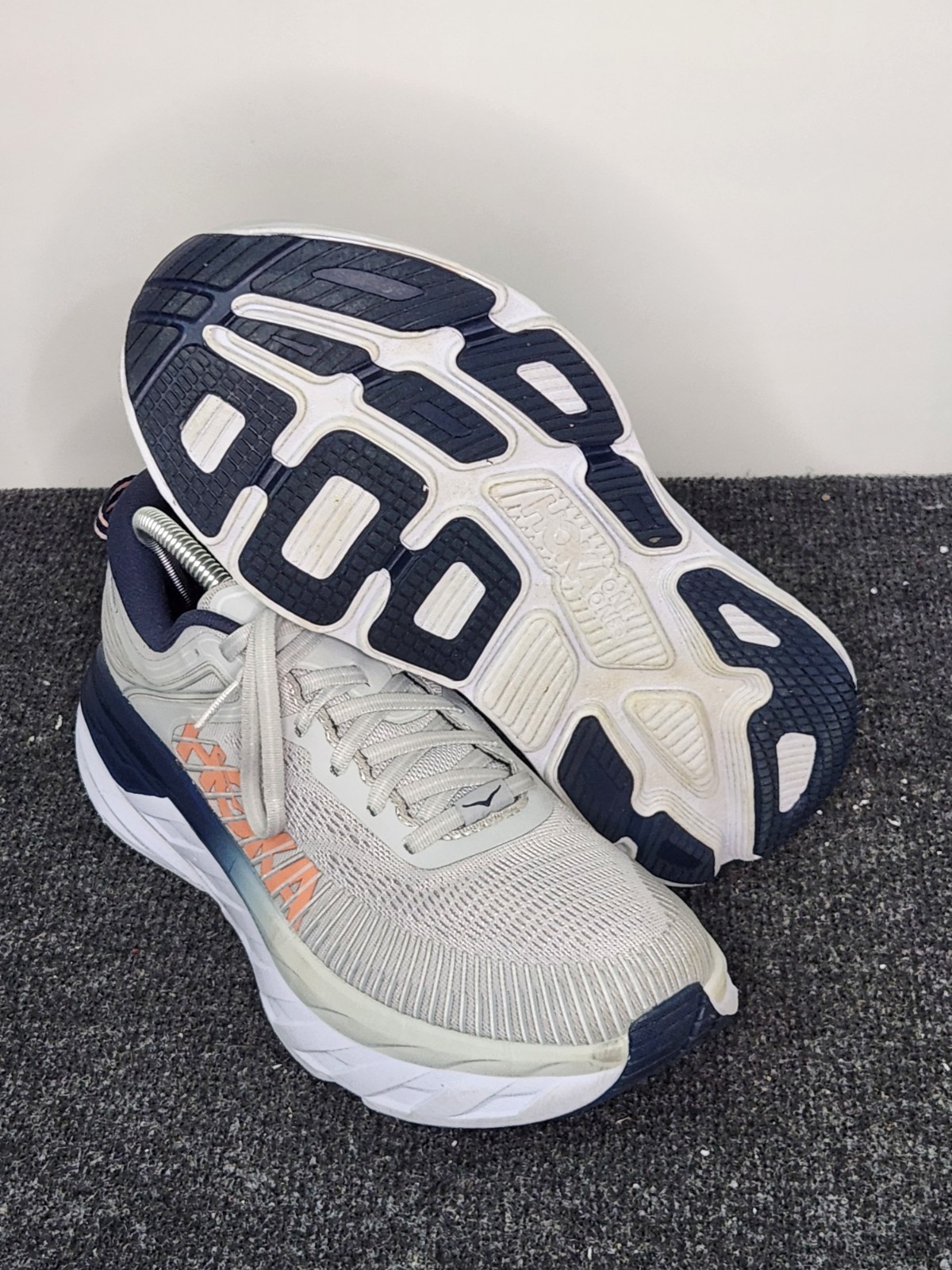 Hoka One One Womens Bondi 7 Gray Running Shoes Sneakers Size 9.5 thumbnail 4