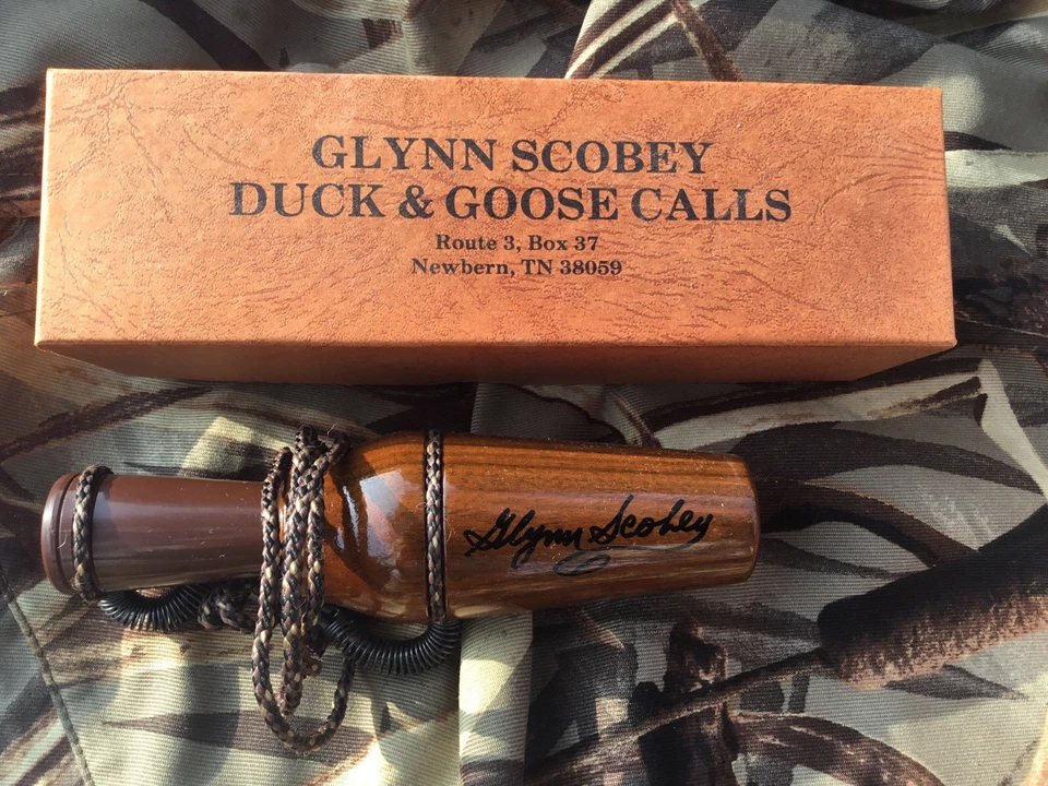 VINTAGE GLYNN SCOBEY #600 MALLARD DUCK CALL:NEW IN BOX,DBL. LANYARD RARE - Image 3 of 4