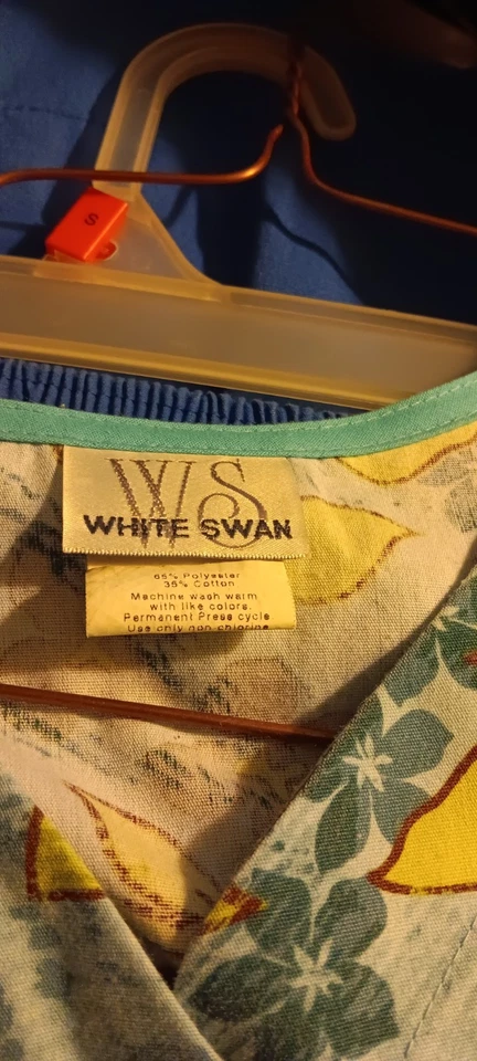 Ladies Scrubs - Image 2 of 4