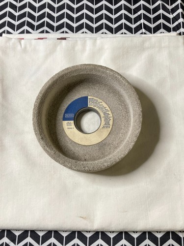 Bay State Abrasives Cup Grinding Wheel 9A 60 J8 V52 5x1-1/2x1-1/4 842020 16489 - Picture 4 of 5