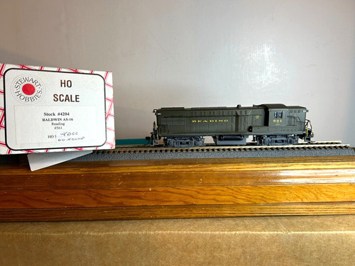 Stewart #4204 Reading Baldwin AS-16 Diesel Loco #561 con Kadees y DCC H.O. 1:87 | Condition: Used