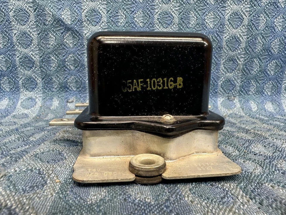 1962-1964 Ford Galaxie Fairlane 1963 NOS regulador de tensão Autolite C5AZ-10316-C - Imagem 3 de 4