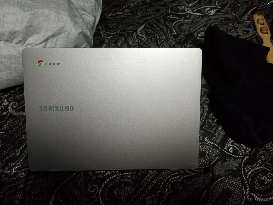 Samsung Chromebook 2 XE500C12 11,6 polegadas (16GB, Intel Celeron, 2.16GHz, 4GB)... - Imagem 2 de 4