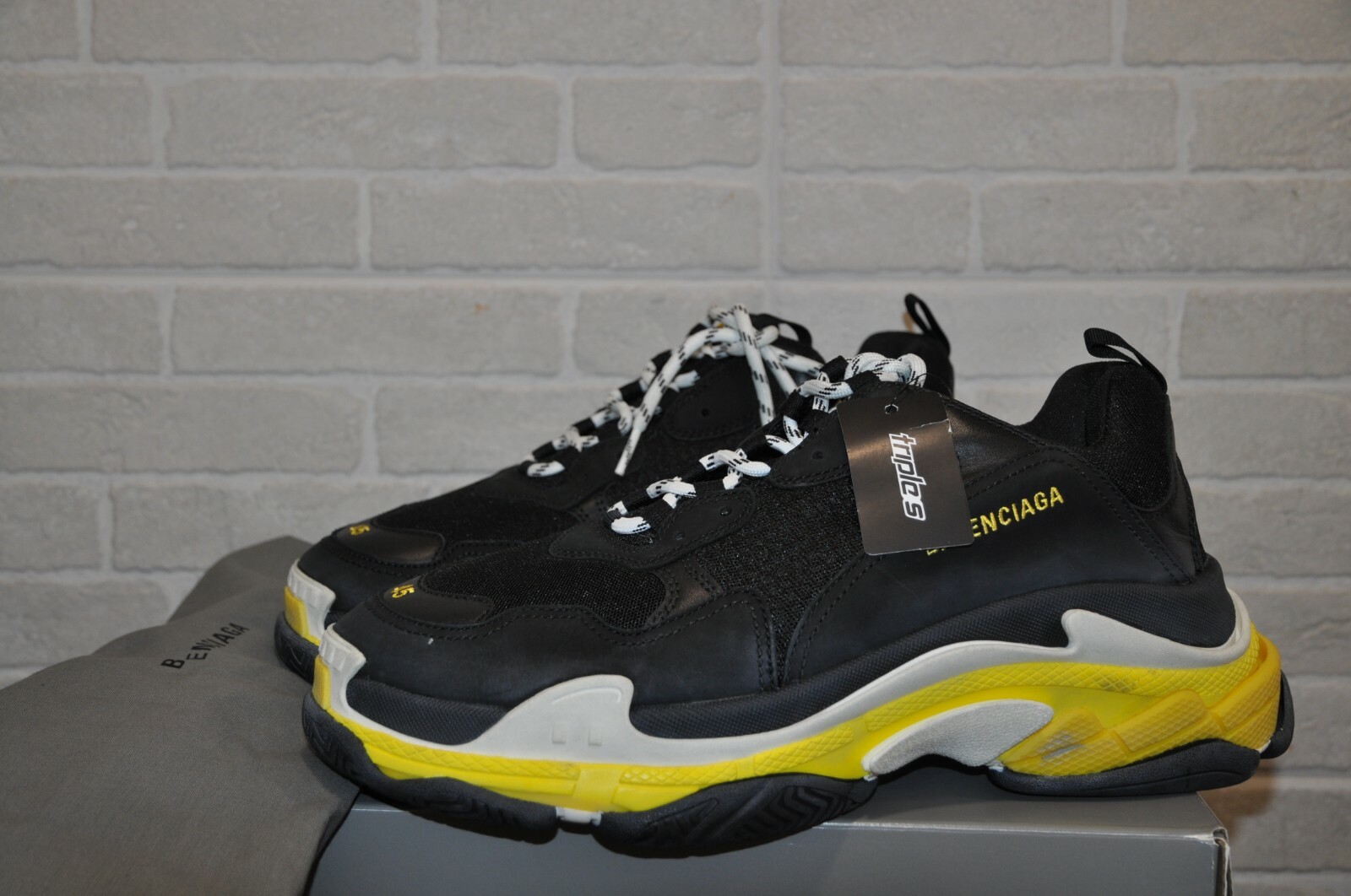 Authentic New Men's Balenciaga Black 