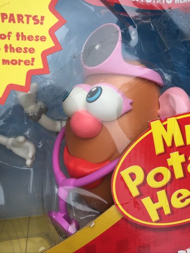 MR. POTATO HEAD 2009 DELUXE SET OFFICER ,DR MRS, LAMOUR & FRYER FIGHTER SPUDS - Picture 3 of 7