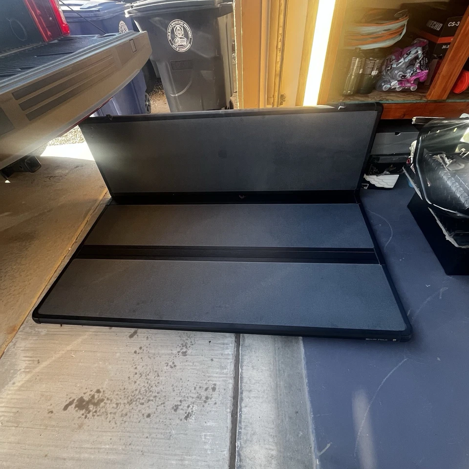 Cubierta Tonneau 5.5.  Tapa dura Foto 2 de 4