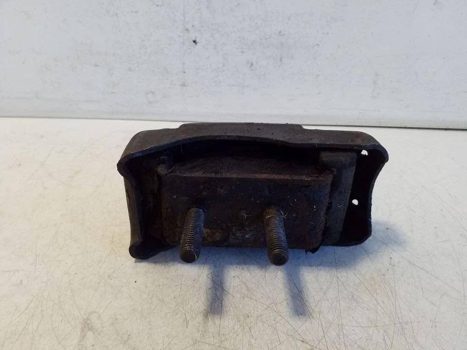 Iveco Daily 5th Gen 2013 Diesel 93kW Engine Mount Motor Damper 5801283685 - Image 2 of 2