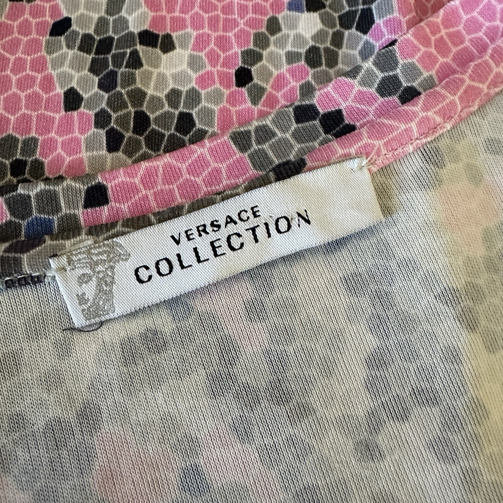 VERSACE Mosaic V-Neck Silky Jersey Top 40 SMALL Pink thumbnail 7