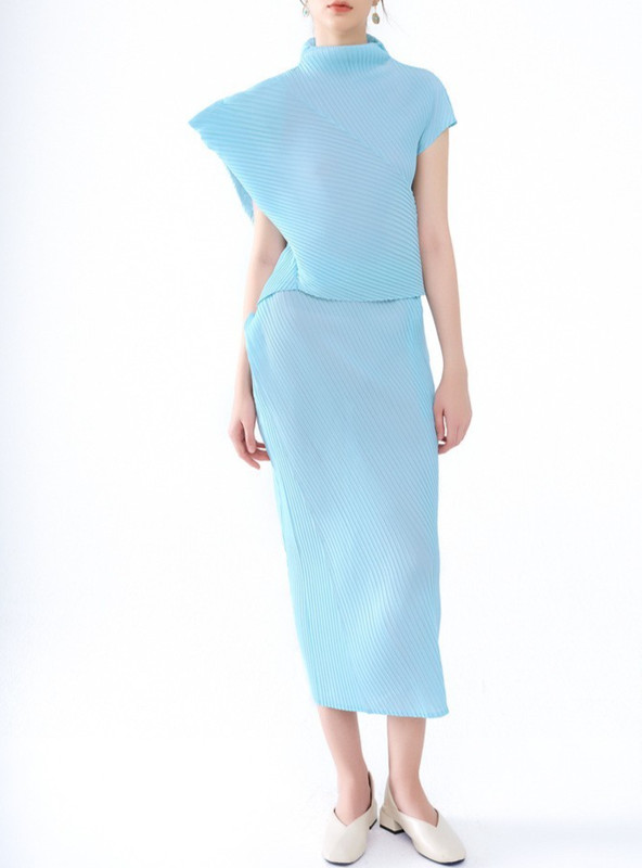 PLEATS PLEASE ISSEY MIYAKE Solid Color Short Sleeved Suit light blue