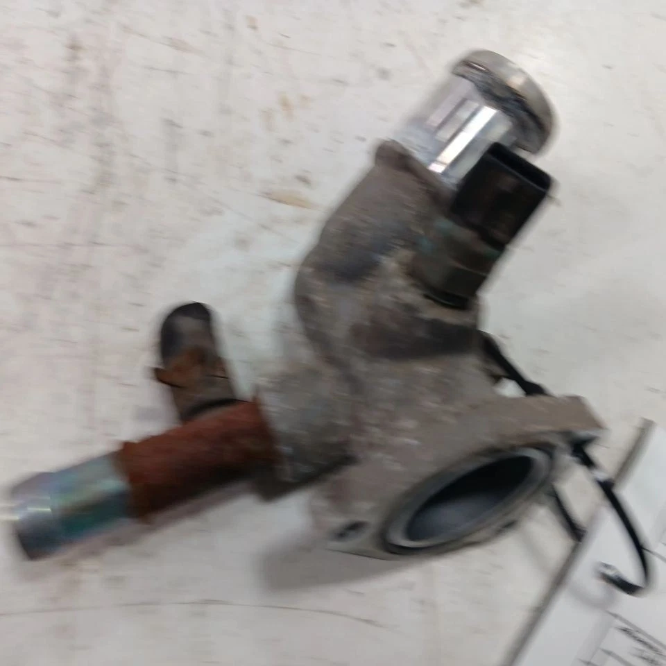 Tubo cruzado Hyundai Accent Coolant Line 2012 2013 2014 2015 2016 2017 Foto 3 de 4