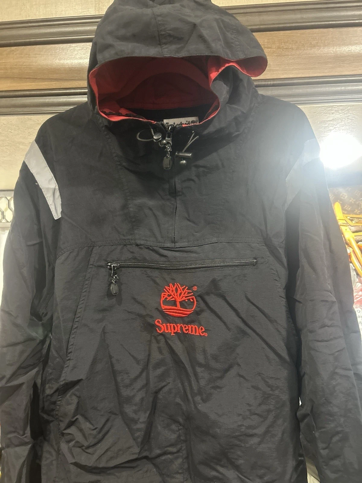 Chaqueta Anorak Supreme Timberland 2021 Ss21 Con Bordado Grande En La Expalda - product detail image 1