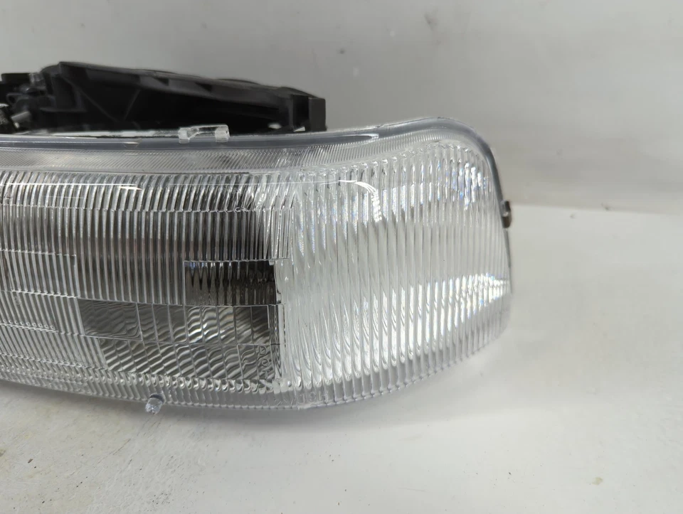 Chevrolet Suburban 2500 2000 conductor izquierdo OEM faro faro lámpara PXD5O Foto 4 de 4