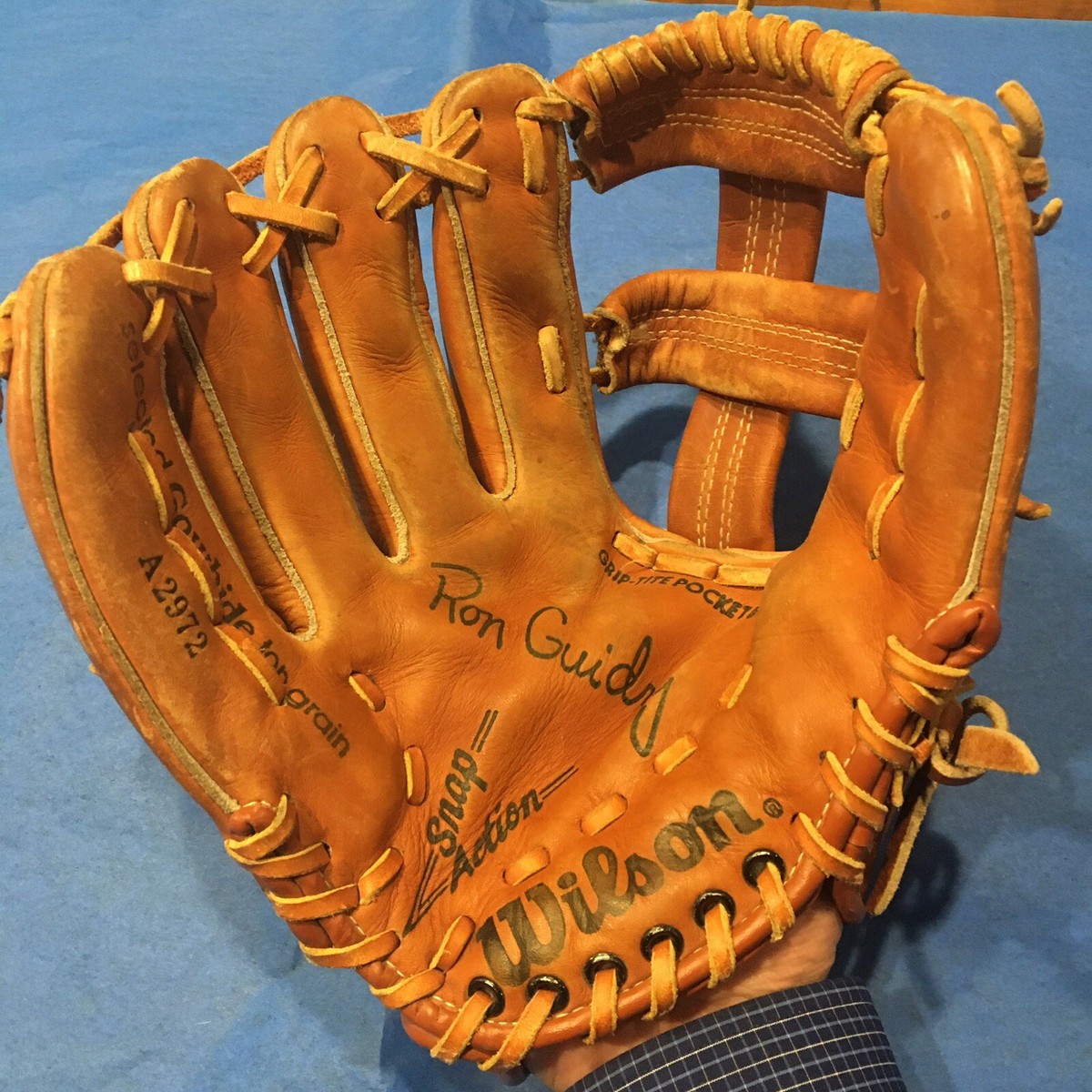 Wilson A2972 Right hand Gold Brown Grip tite pocket Ron Guidry