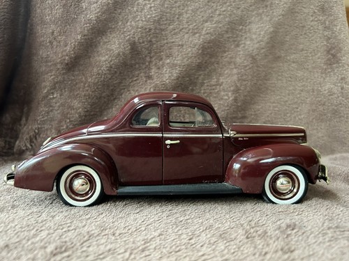 ERTL 1940 Maroon Ford Deluxe Coupe Am. Muscle Car 1:18 Diecast Model 1998 - Picture 5 of 8