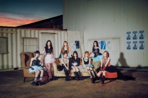 UNIS 1st Single Album CURIOUS Random Ver. CD+84p P.Book+2p Card+Sticker+F.Poster - Imagen 5 de 7