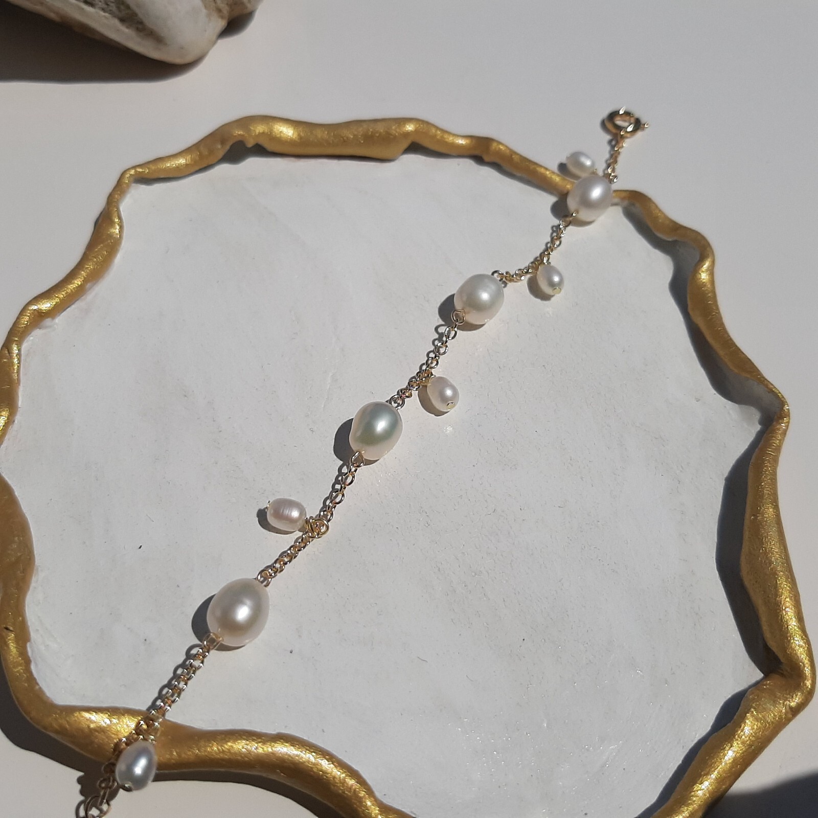 Bracelet en pierre précieuse et perles de culture pour poignet fin féminin