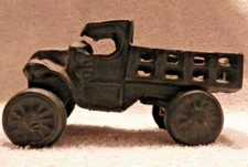 Vintage Cast Iron Toy Farm/Cargo Truck 5"