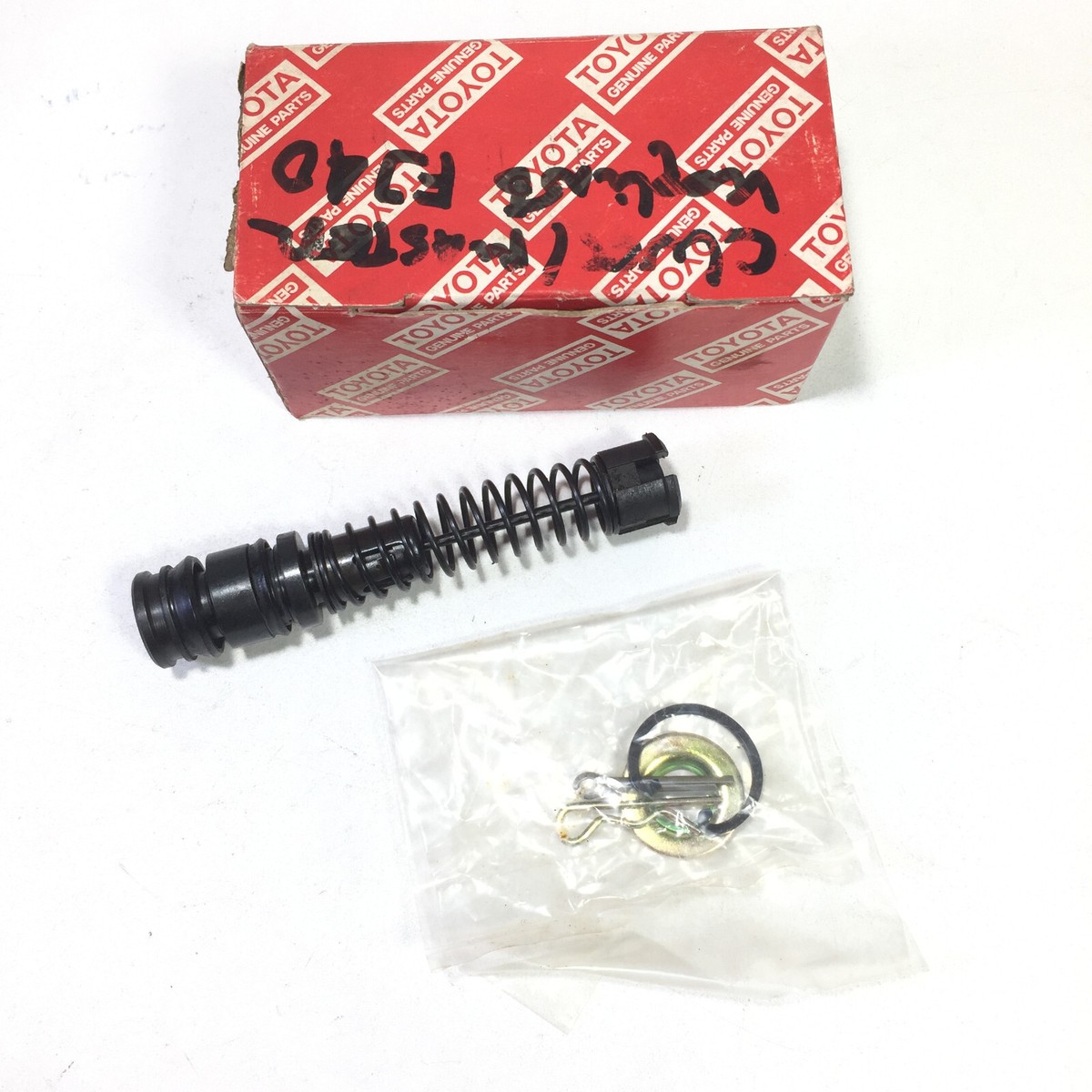 Cylinder Kit Clutch Master 04311-60032 Toyota Unser KF80 RZF81