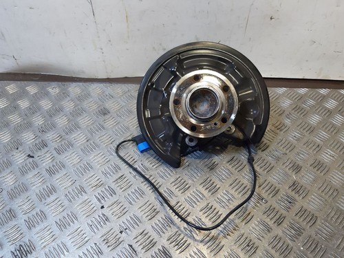 Mercedes-Benz CLA C117 X117 W117 2017 Radnabe Hinterrad 2460406 Benzin ATV21519