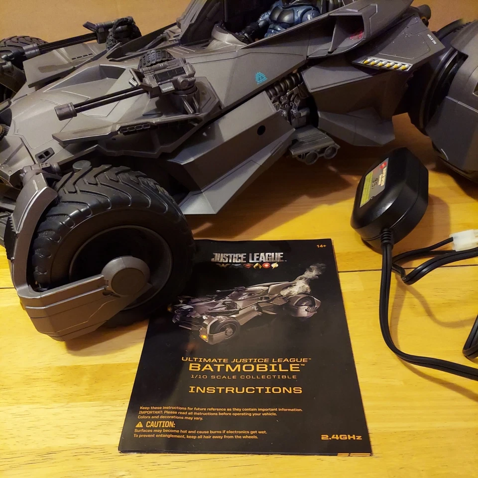 2017 Ultimate Justice League Batman Batmobile RC Remote Control Car 1/10 DC Toy - Image 3 of 4