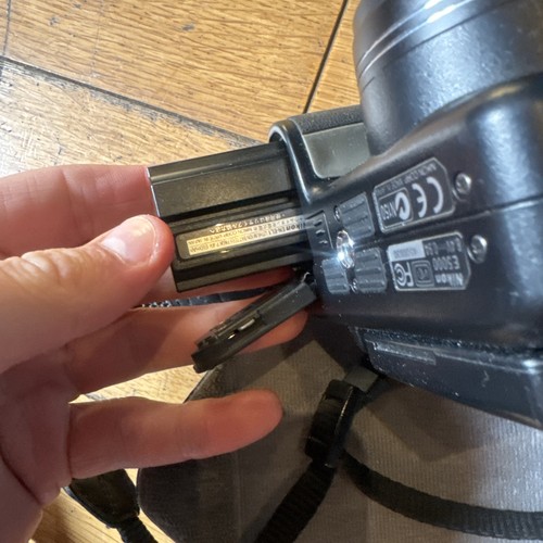 Nikon Coolpix 5000 5MP CCD Swivel Screen Compact Digital Camera Digicam Black - Picture 11 of 14