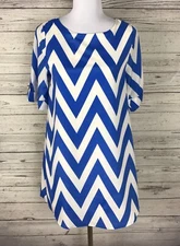 Everly Women's Blue White Chevron Short Sleeve Lined Shift Dress Size S