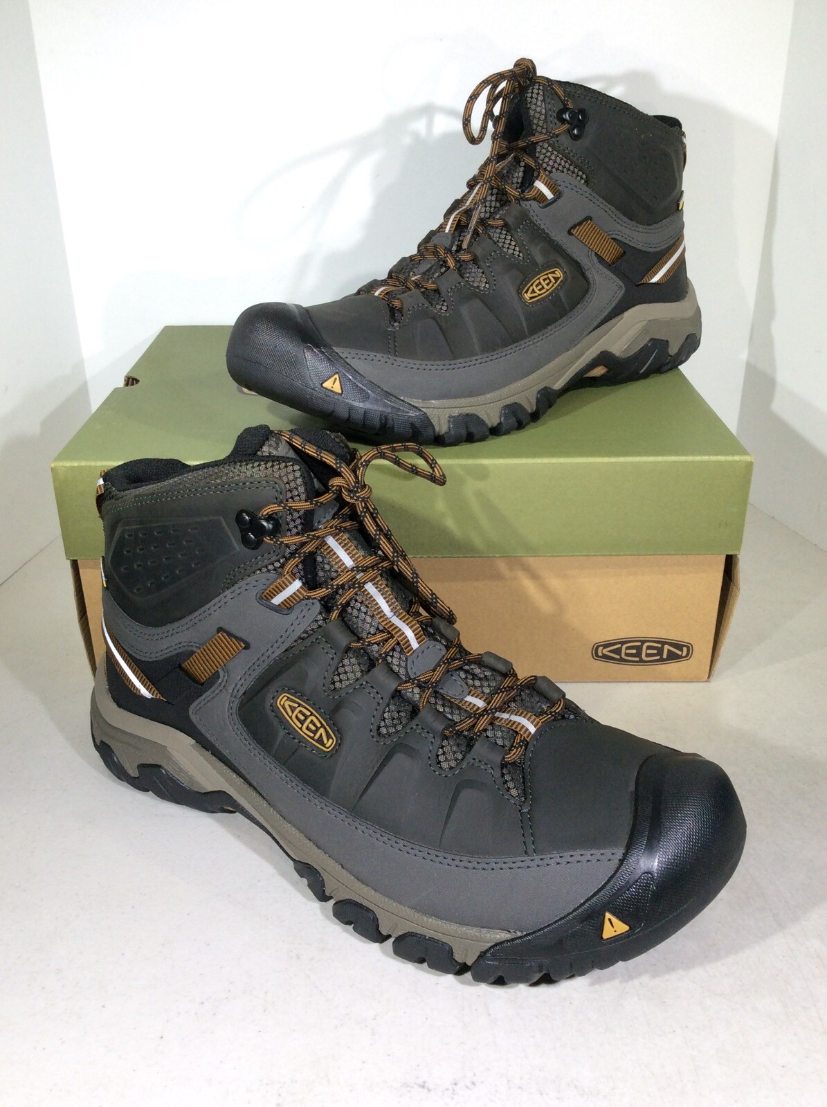 caterpillar taylor hiking boots