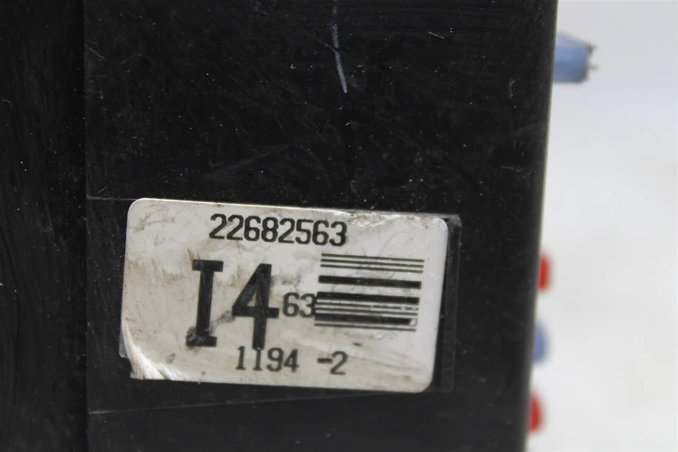 Chevrolet Equinox 2005 unidad de relé de caja de fusibles 22682563 módulo 468 2M4-B4 Foto 3 de 4