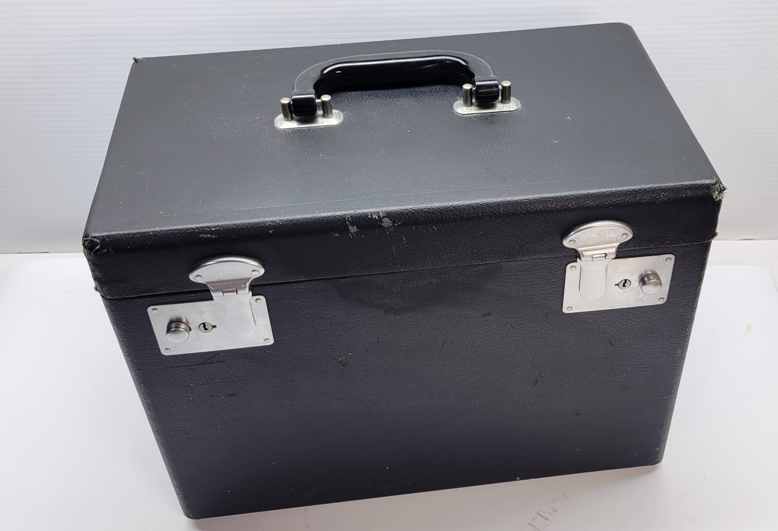 Vintage 1951 Portable Singer 221 Featherweight Sewing Machine/Case