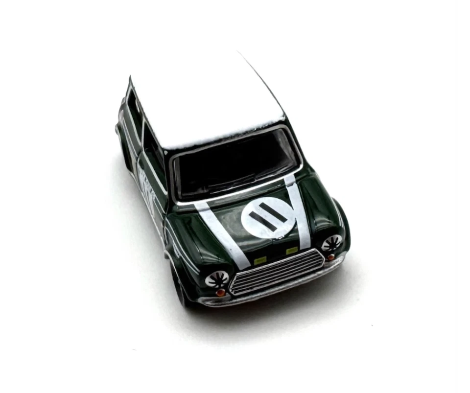 1:76 Green 1968 Mini Cooper S #11 Classic Model Diecast Metal Car - Image 4 of 4