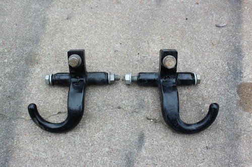 1999-07 Chevrolet Silverado Tahoe 1500 Tow Hooks Pair OEM GM 15709129 15709128