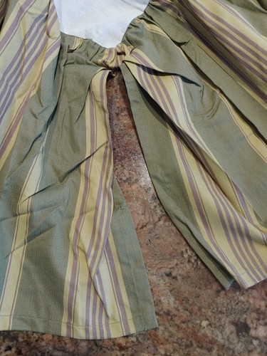 Chaps Home CAL KING Brittany Bed Skirt 14"drop-split - Picture 3 of 5