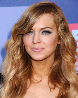 LINDSAY LOHAN 8x10 PHOTO *