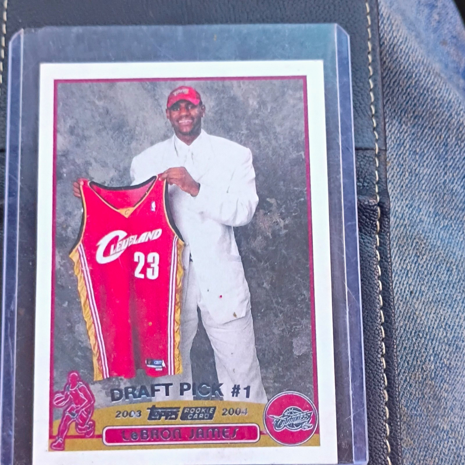 Topps 2003-04 Draft Pick LeBron James RC Cleveland Cavaliers #221