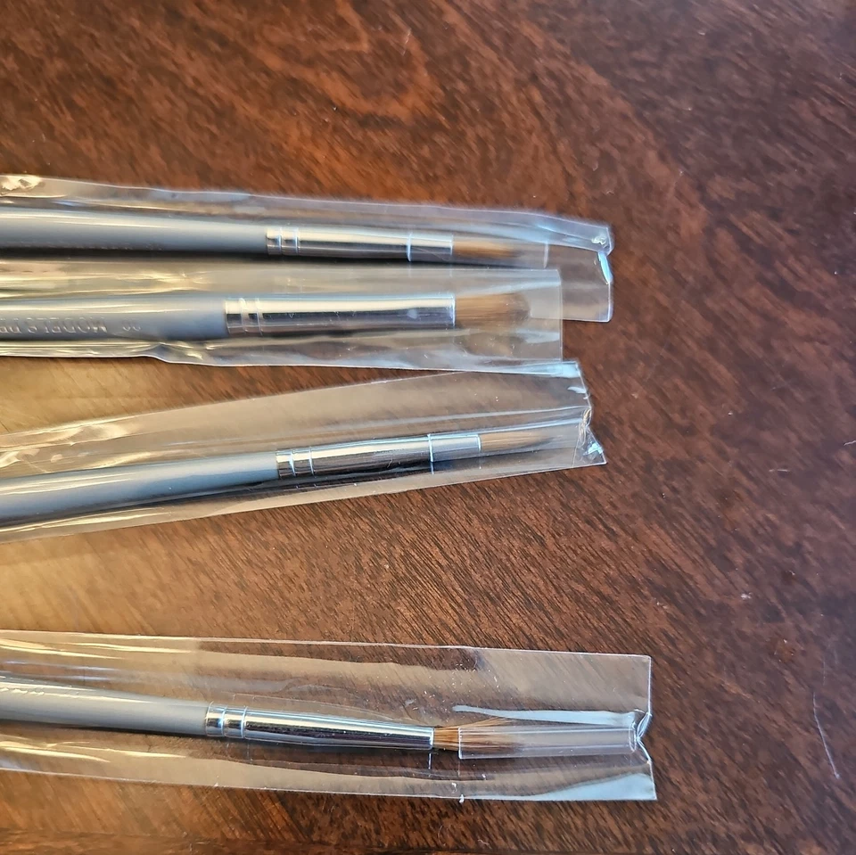 4 Models Prefer Powder Makeup Brushes. Eyeliner Eye Makeup Brush #20 #21 - Image 4 of 4