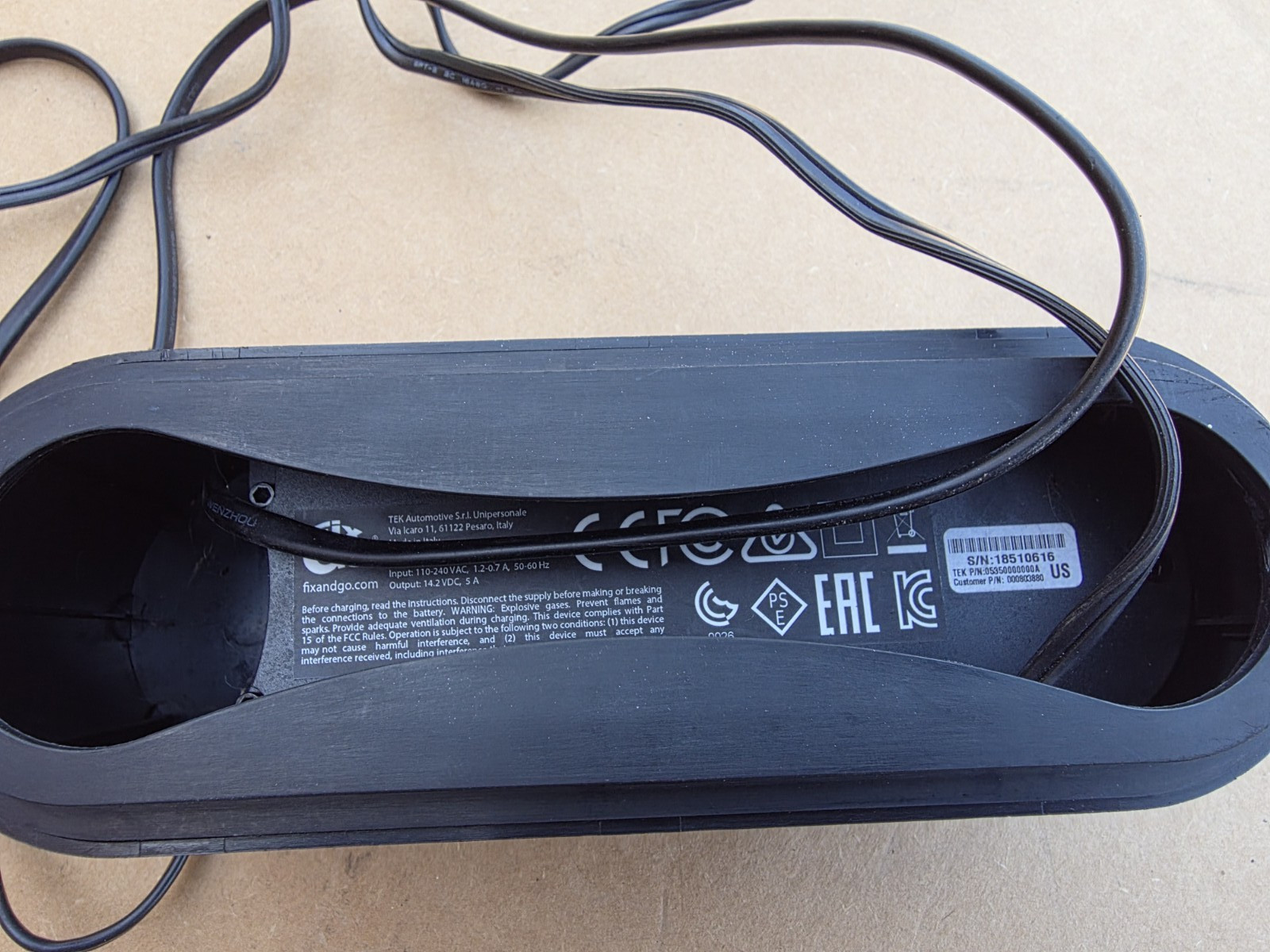 FERRARI OEM ORIGINAL GENUNIE BATTERY CHARGER & BATTERY MANAGEMENT SYSTEM