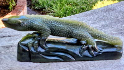 Authentic Jade Carved Lizard Figurine on Base Reptile Decor Approx 4.5'' Long