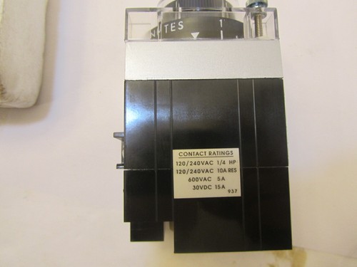 Agastat Timing Relay 7012AFI1 Coil 120 V Time 1 - 10 Min - Picture 5 of 12