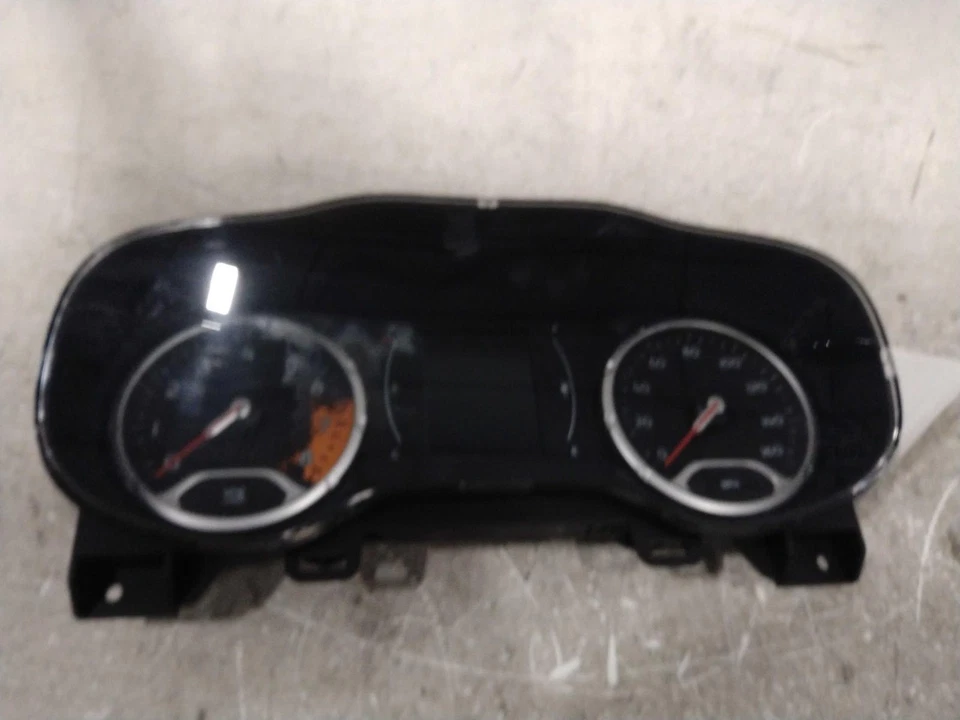 2016 Jeep Renegade Speedometer Gauge OEM Grey 133K Miles NJ25-14553-385060 Foto 2 de 3