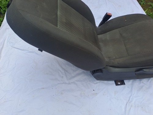 Ford Focus MK2 Front Driver Side Fabric Seat In Black And Grey Scheme C028! - Picture 8 of 10