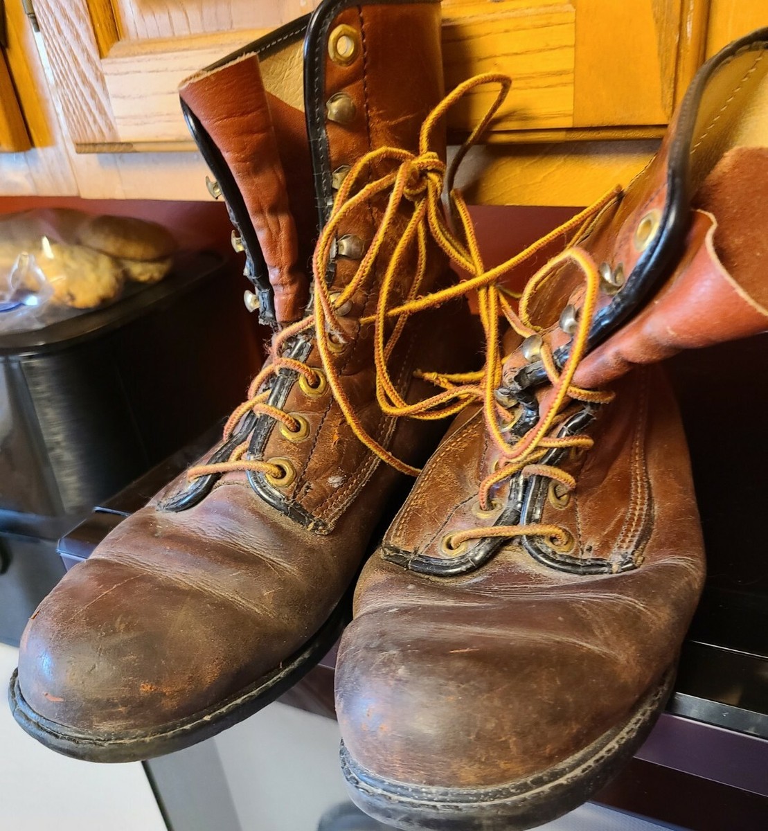 WOLVERINE Ankle Boots Men display picture 1