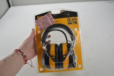 DEWALT DPG15 Digital AM/FM Earmuff Hearing Protector Yellow Black 25dB NRR