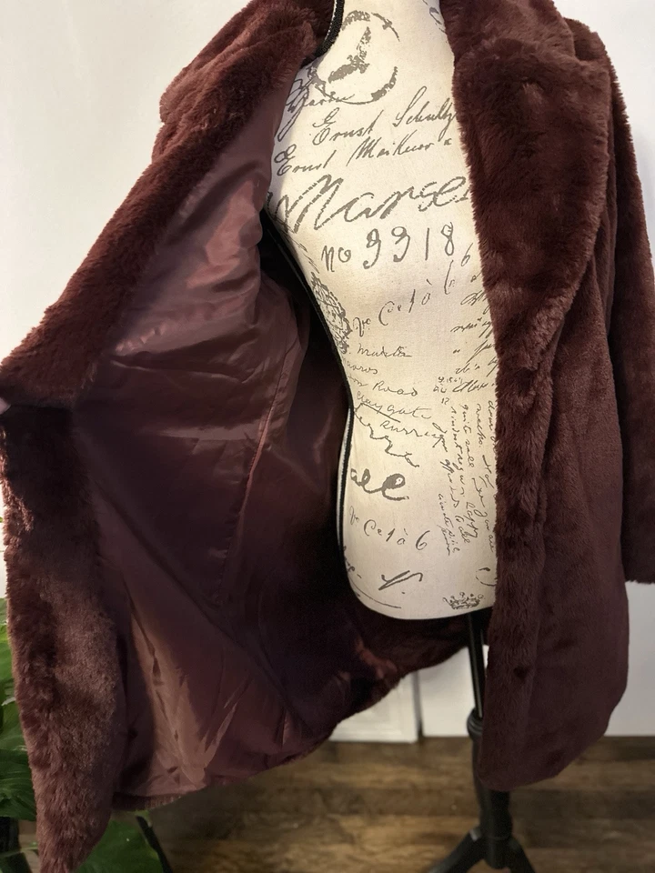 Abrigo Nine West de piel sintética para mujer talla S forrado rojo borgoña bolsillos delanteros Foto 3 de 4