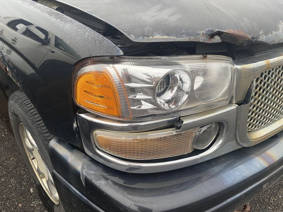 01 02 03 04 05 06 GMC YUKON XL 1500 Conjunto Faro Derecho Foto 2 de 4