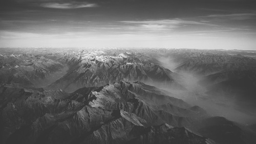 Landscape nature mountains sky monochrome aerial Custom Gaming Mat Desk - 第 1/1 張圖片