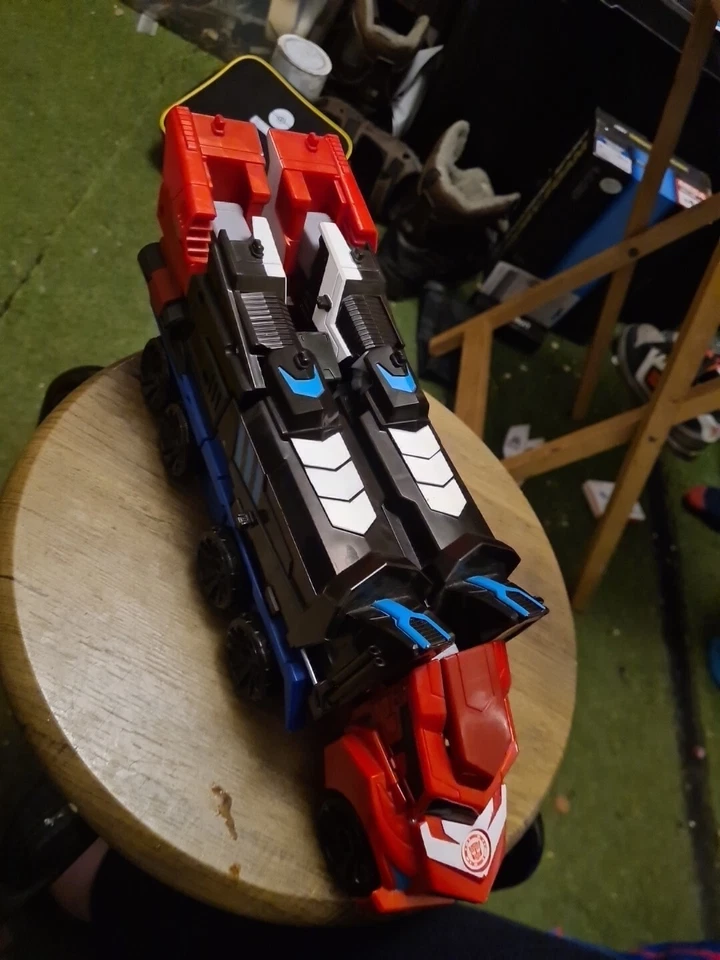 Transformers: Robots In Disguise RID Mega 3 Step Changer - Optimus Prime (2015) - Image 2 of 4