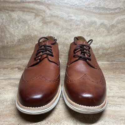 Cole Haan Men display picture 1